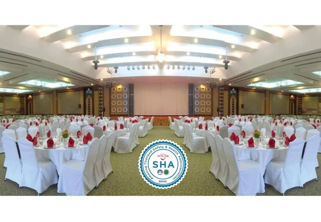 Major Grand Hotel Chum Phae Bagian luar foto