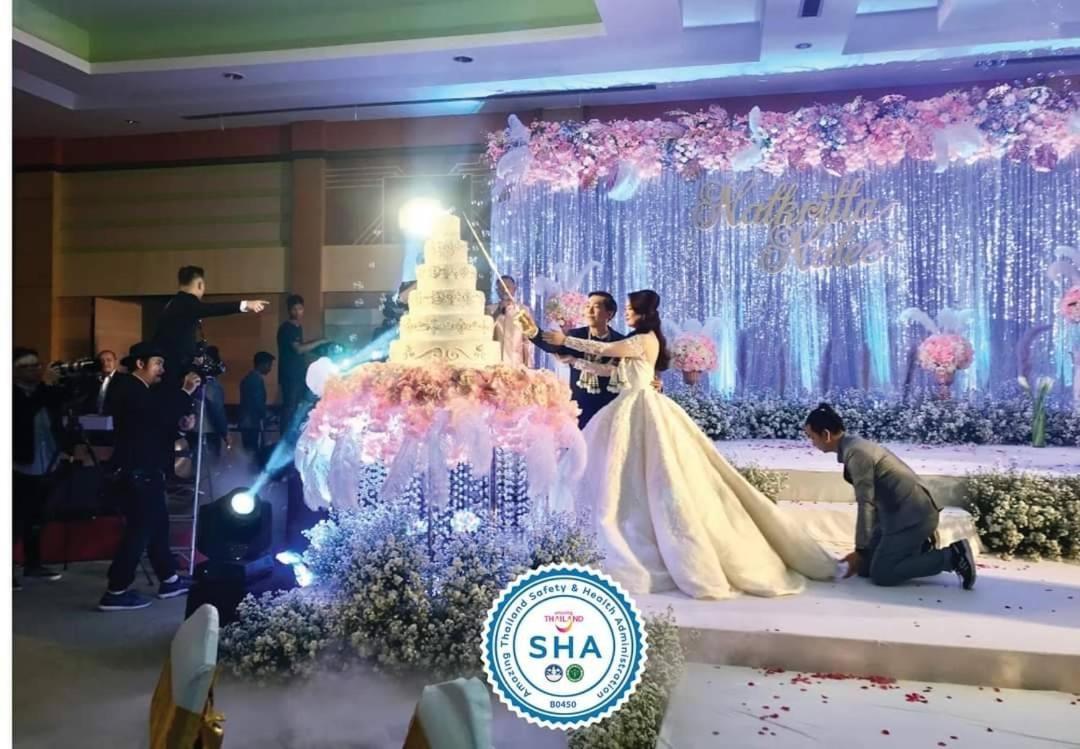 Major Grand Hotel Chum Phae Bagian luar foto