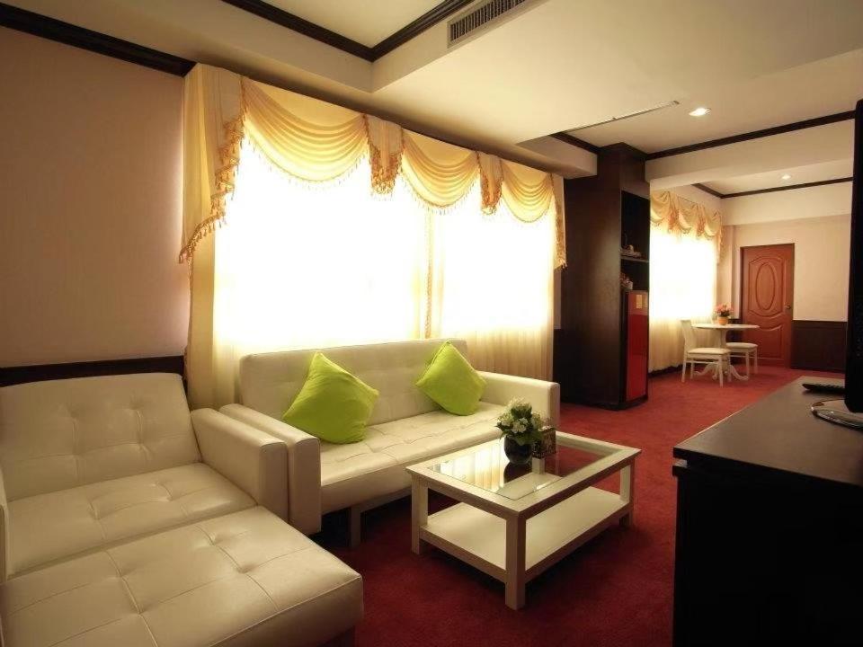 Major Grand Hotel Chum Phae Bagian luar foto