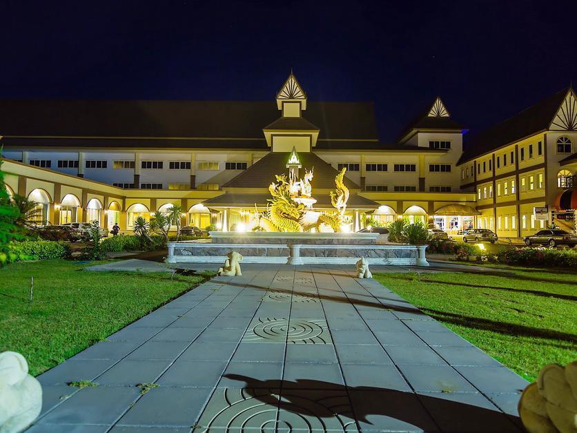 Major Grand Hotel Chum Phae Bagian luar foto