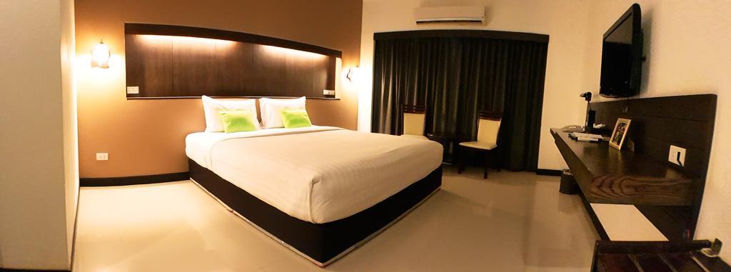 Major Grand Hotel Chum Phae Bagian luar foto
