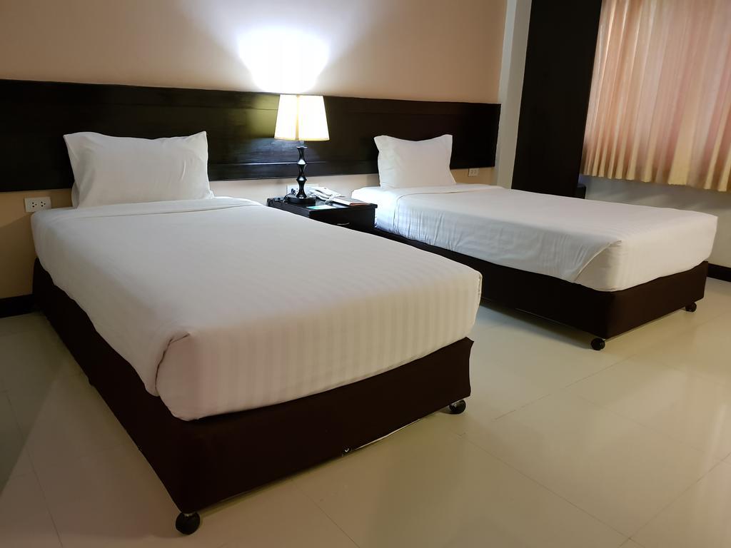 Major Grand Hotel Chum Phae Bagian luar foto