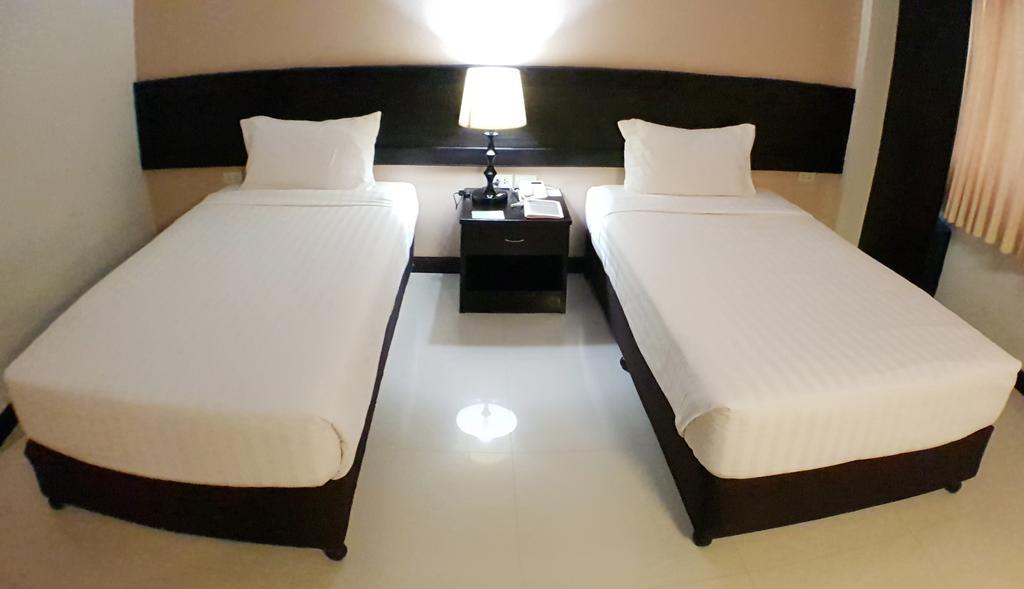 Major Grand Hotel Chum Phae Bagian luar foto