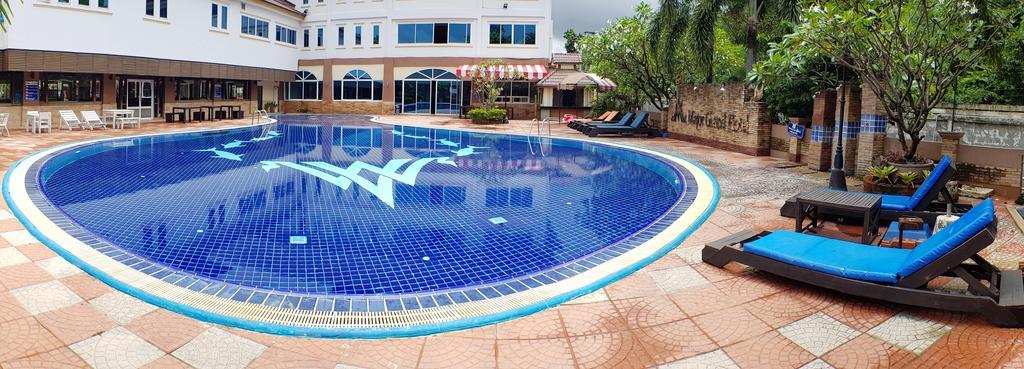 Major Grand Hotel Chum Phae Bagian luar foto