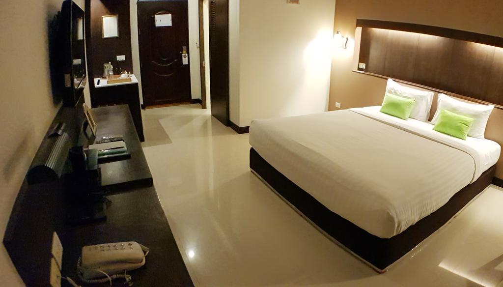 Major Grand Hotel Chum Phae Bagian luar foto