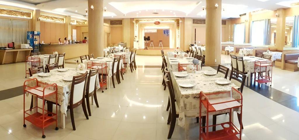 Major Grand Hotel Chum Phae Bagian luar foto