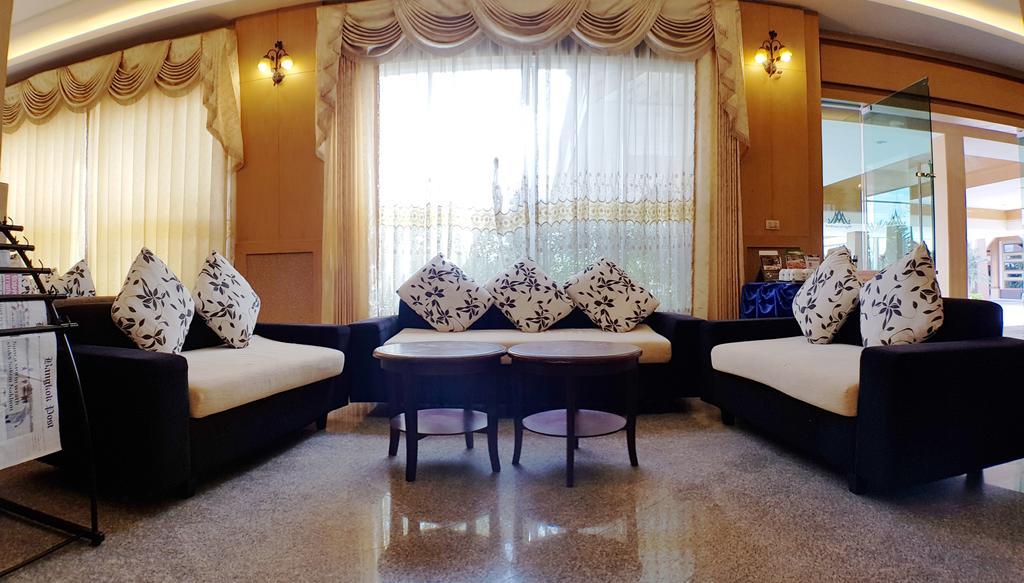 Major Grand Hotel Chum Phae Bagian luar foto