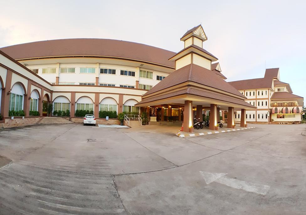 Major Grand Hotel Chum Phae Bagian luar foto