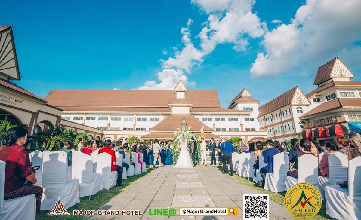 Major Grand Hotel Chum Phae Bagian luar foto